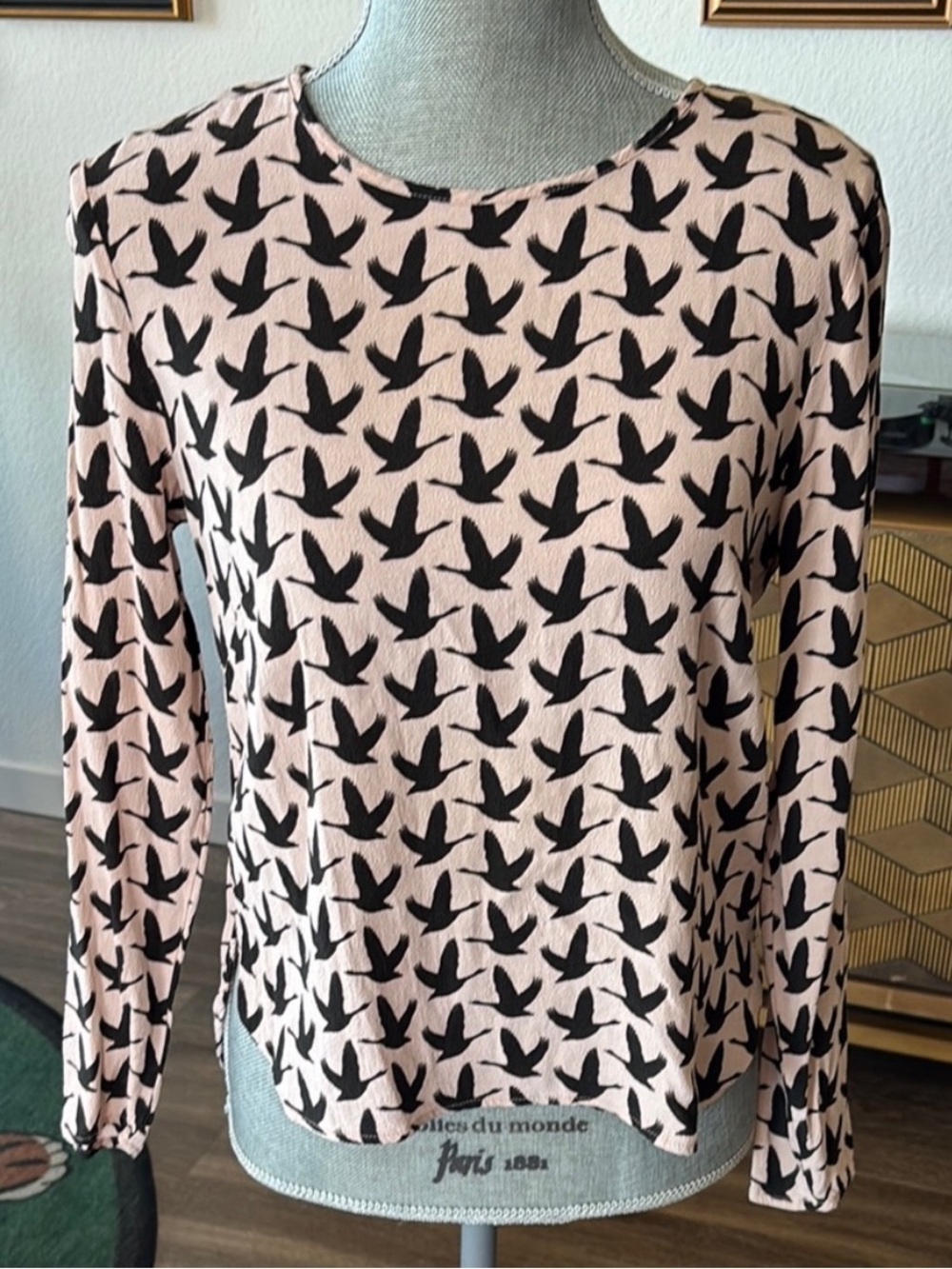 High low black bird shirt (must bundle)